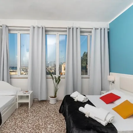 Regina Margherita - & Rooftop Lounge Bar Bed & Breakfast